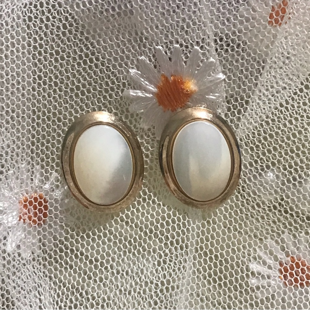 Vintage Mother of Pearl Earrings